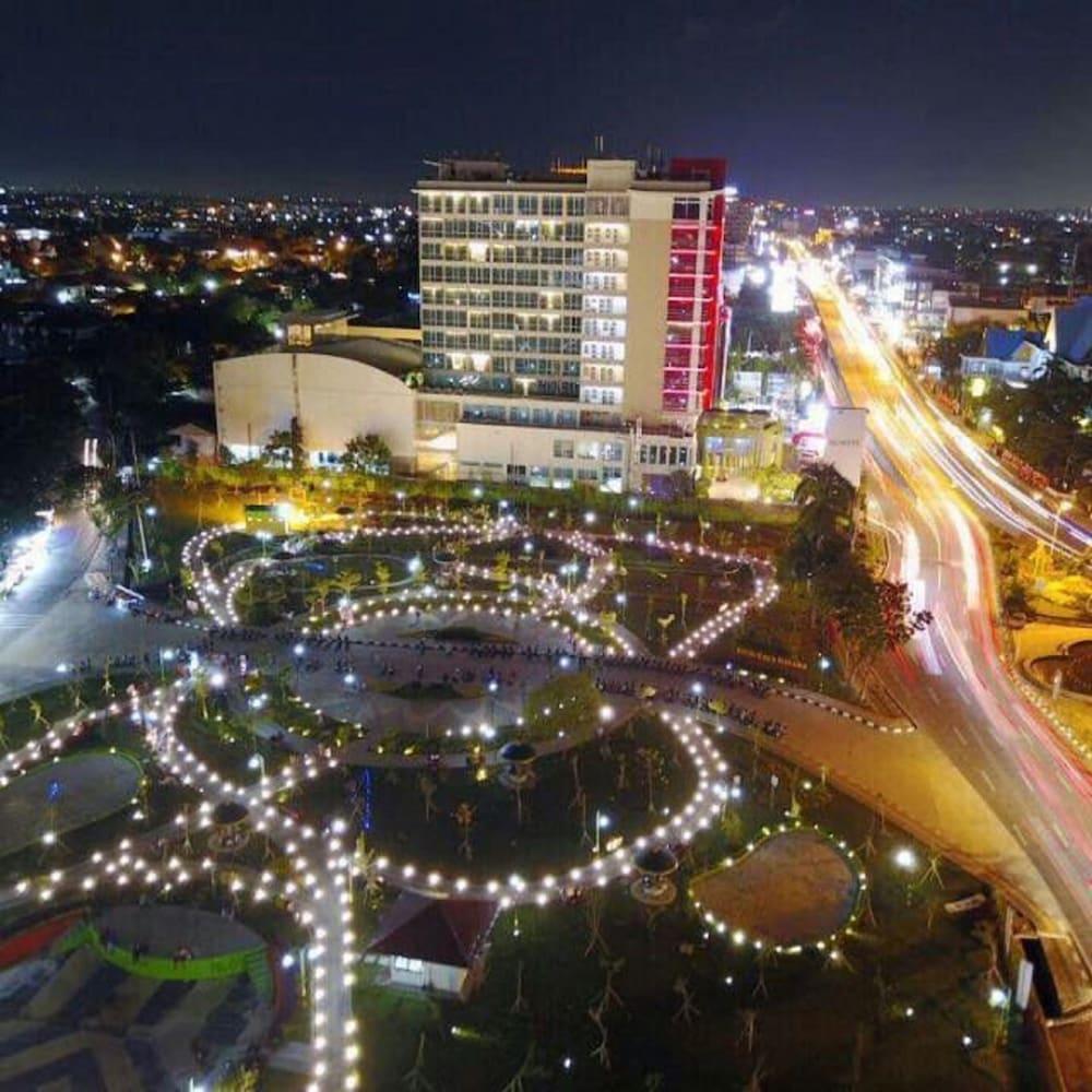 The Premiere Hotel Pekanbaru Exteriér fotografie