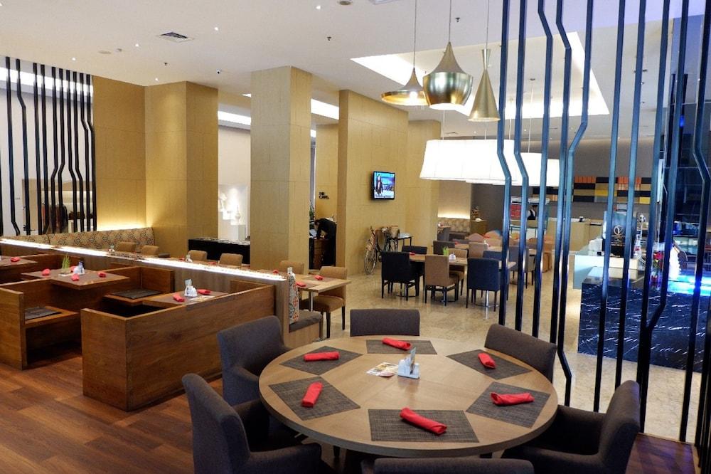 The Premiere Hotel Pekanbaru Exteriér fotografie